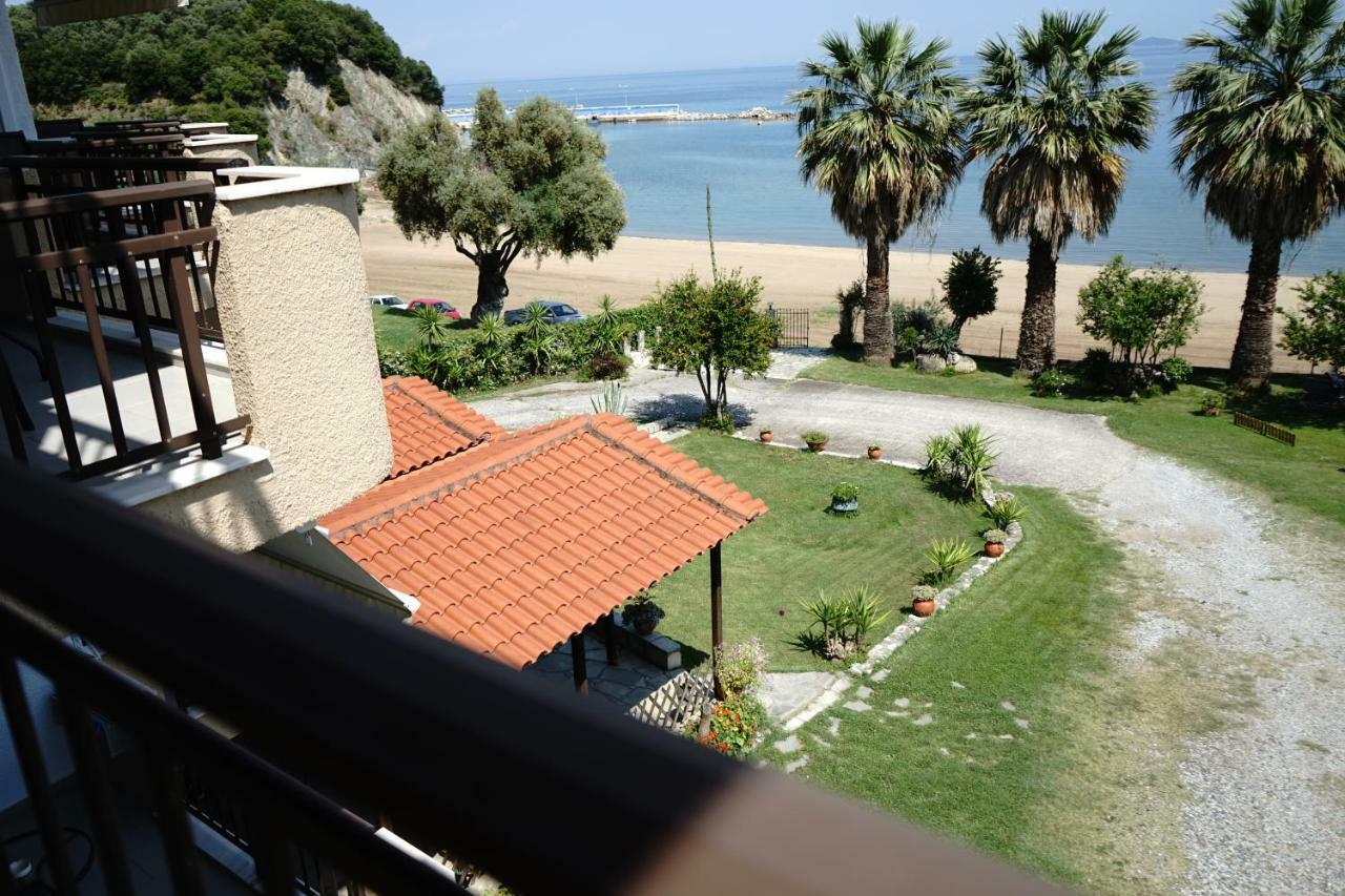 Pension Karvounoskala Stratoni Exterior foto